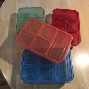 4 lunch containers